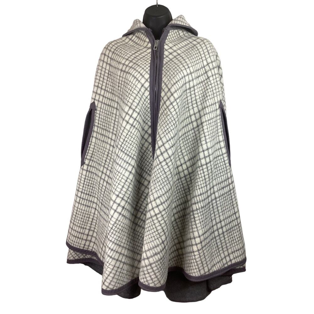 Vtg Wool Poncho Heavy Reversible Gray White Women’s One Size Fits All